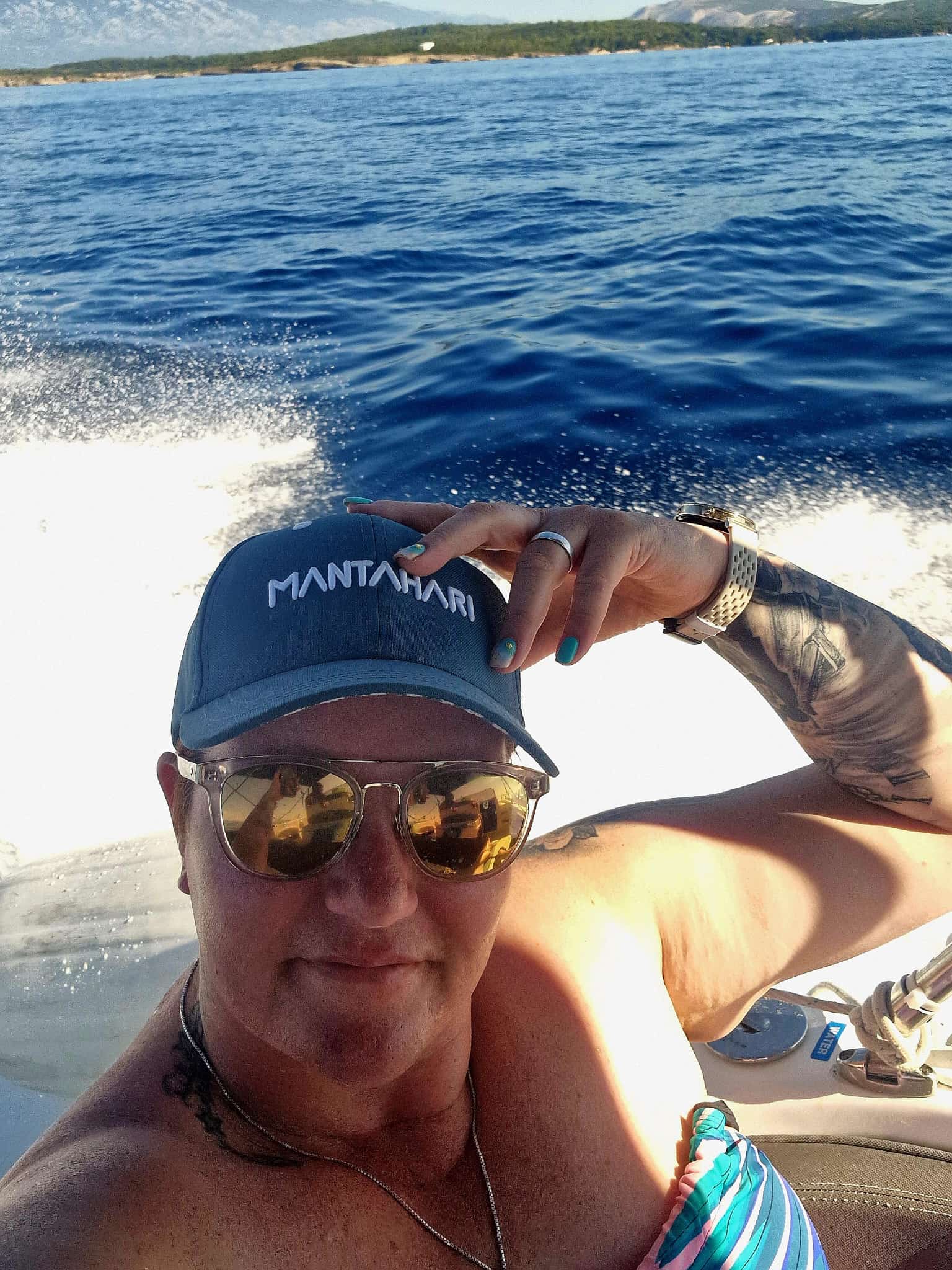 Familienmoment auf dem Boot rund um Rab